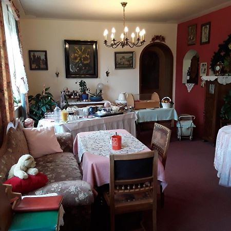 Gaestehaus "Gisela" Im Fuerstlichen Fischhaus Schillingsfürst Buitenkant foto