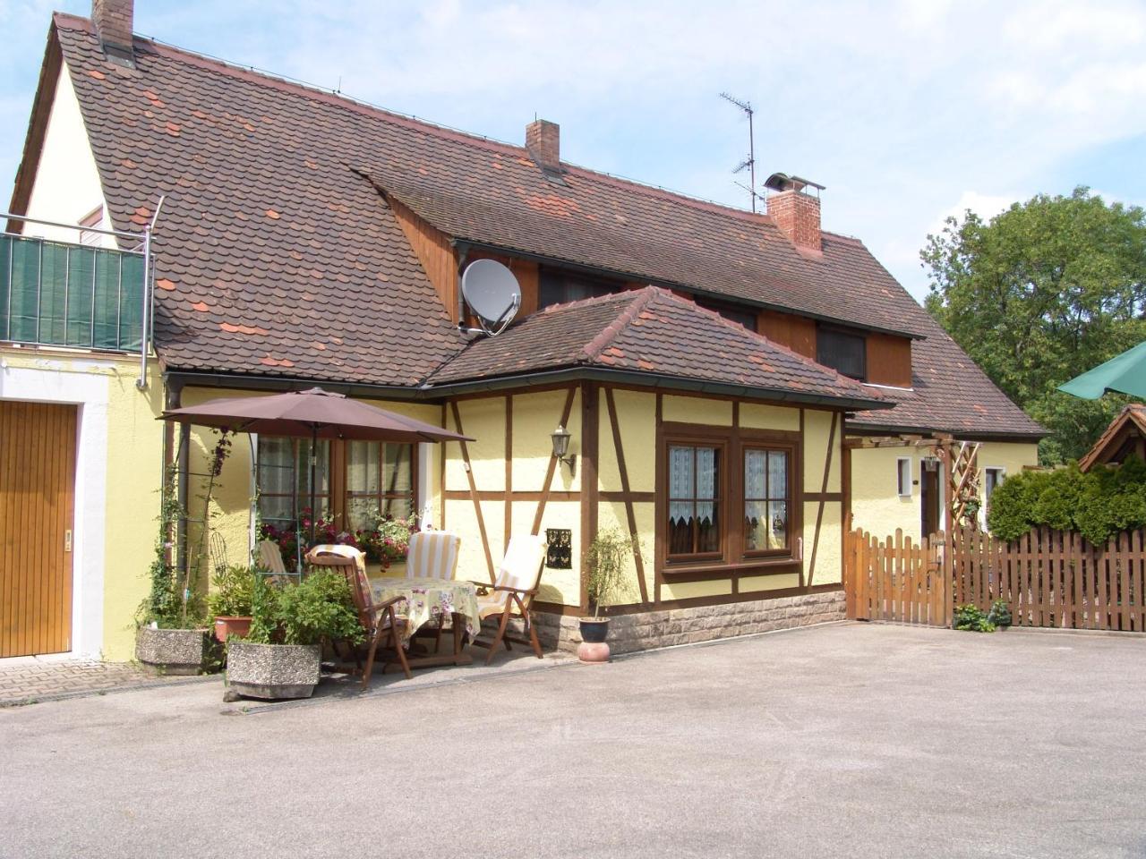 Gaestehaus "Gisela" Im Fuerstlichen Fischhaus Schillingsfürst Buitenkant foto
