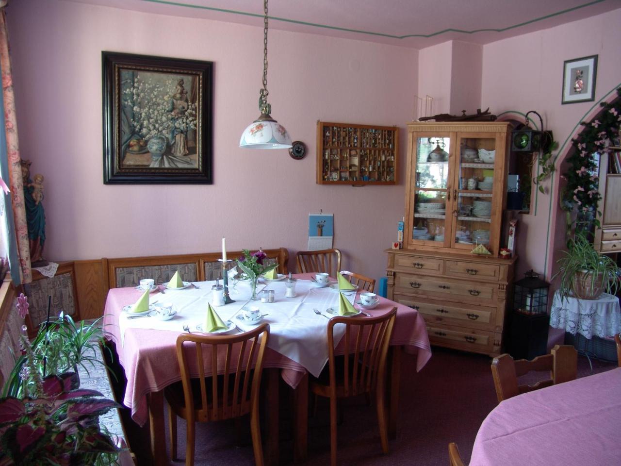 Gaestehaus "Gisela" Im Fuerstlichen Fischhaus Schillingsfürst Buitenkant foto