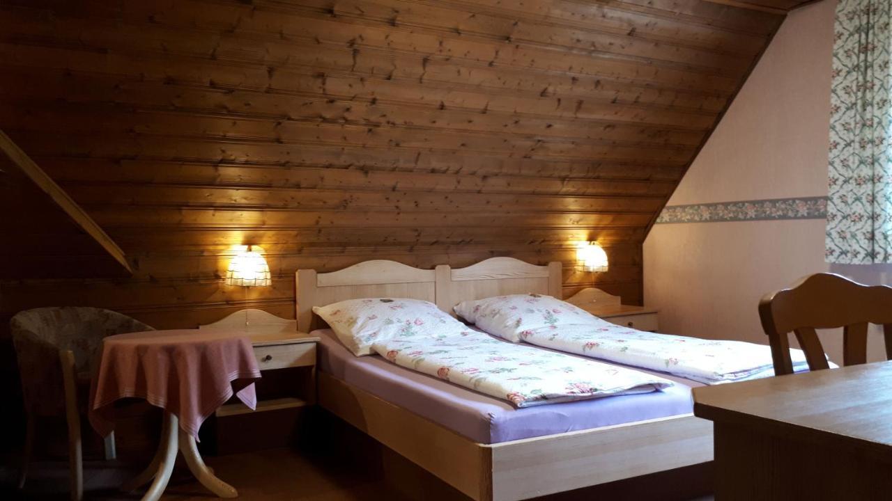 Gaestehaus "Gisela" Im Fuerstlichen Fischhaus Schillingsfürst Buitenkant foto