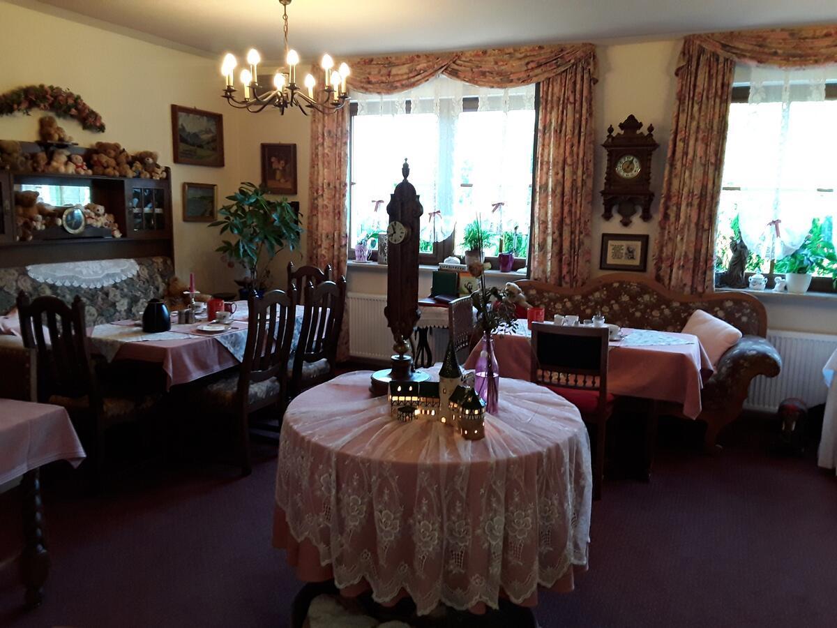 Gaestehaus "Gisela" Im Fuerstlichen Fischhaus Schillingsfürst Buitenkant foto