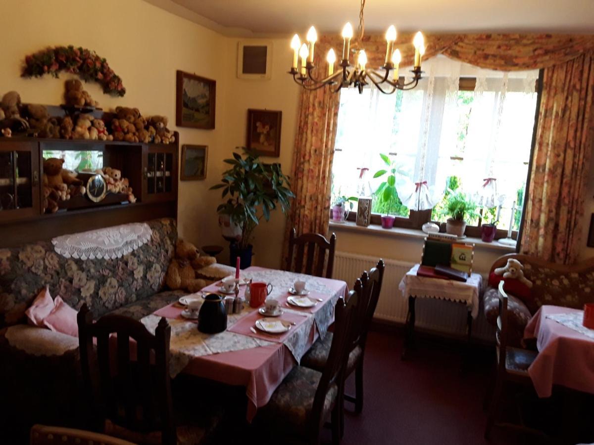 Gaestehaus "Gisela" Im Fuerstlichen Fischhaus Schillingsfürst Buitenkant foto