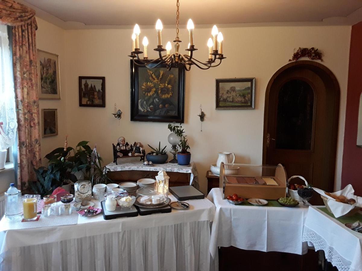Gaestehaus "Gisela" Im Fuerstlichen Fischhaus Schillingsfürst Buitenkant foto