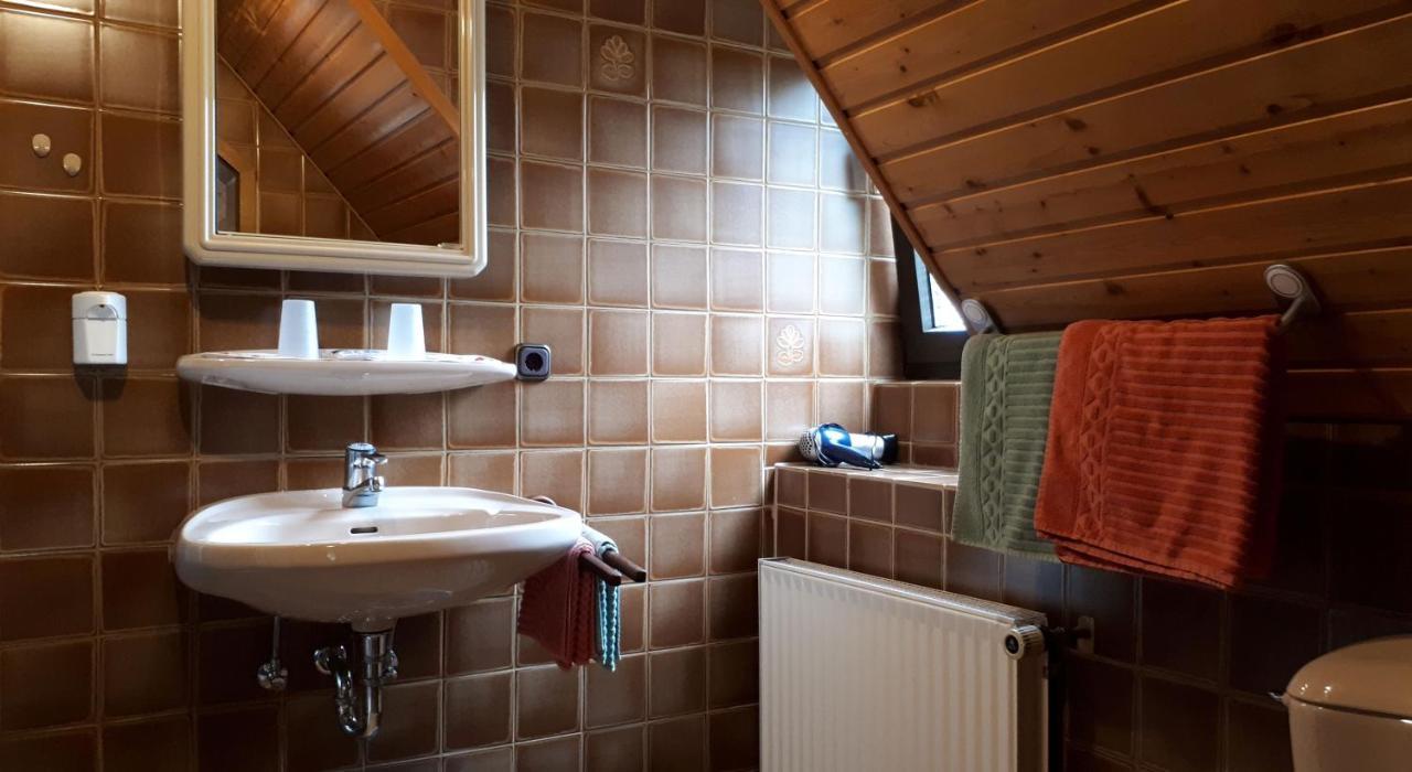 Gaestehaus "Gisela" Im Fuerstlichen Fischhaus Schillingsfürst Buitenkant foto