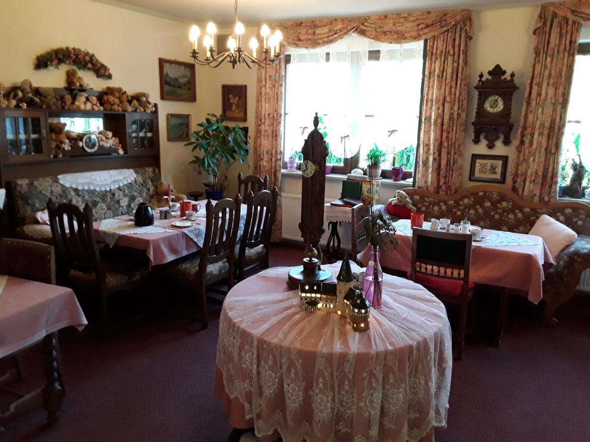Gaestehaus "Gisela" Im Fuerstlichen Fischhaus Schillingsfürst Buitenkant foto