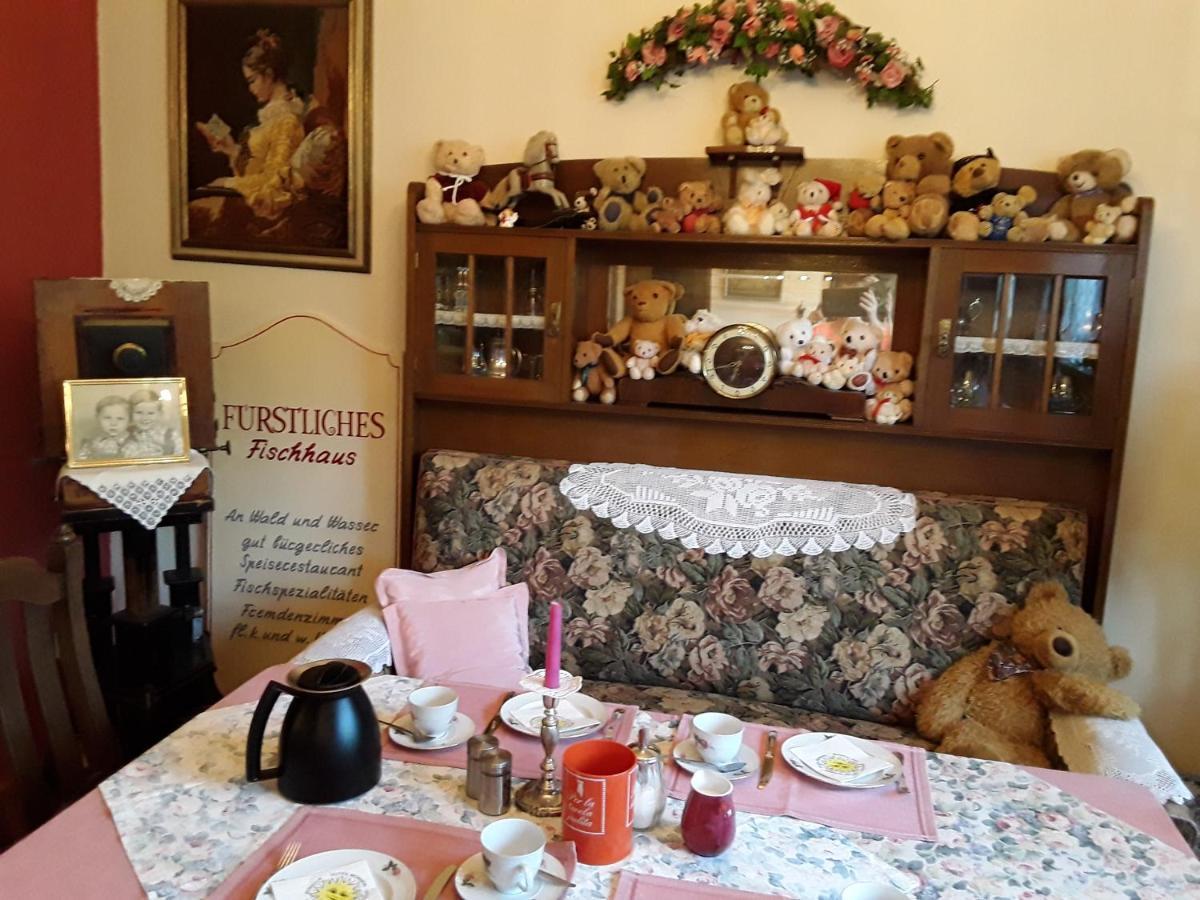 Gaestehaus "Gisela" Im Fuerstlichen Fischhaus Schillingsfürst Buitenkant foto