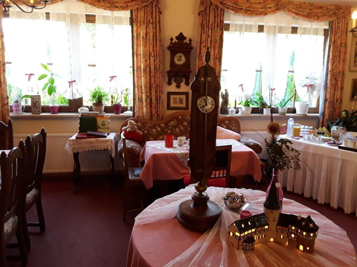 Gaestehaus "Gisela" Im Fuerstlichen Fischhaus Schillingsfürst Buitenkant foto