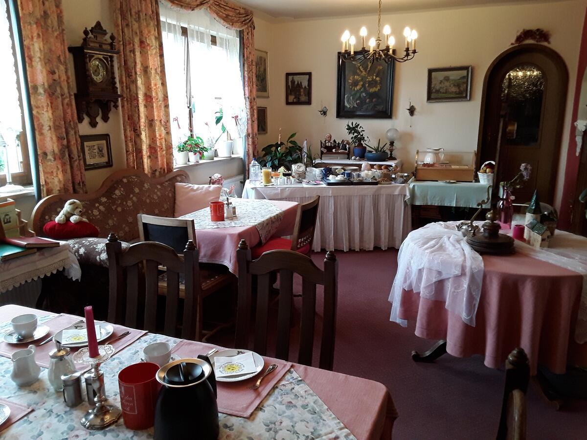 Gaestehaus "Gisela" Im Fuerstlichen Fischhaus Schillingsfürst Buitenkant foto